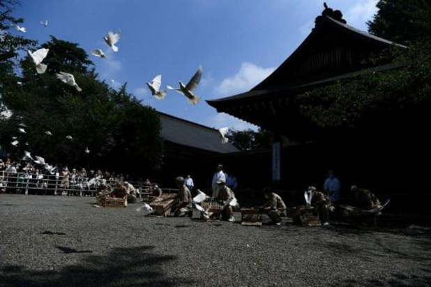 Japanse ministers herdenken doden WOII met offer aan omstreden tempel