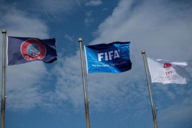 La FIFA et l'UEFA suspendent équipes nationales et clubs russes de leurs compétitions