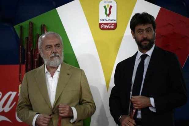 Football: le président de Naples testé positif