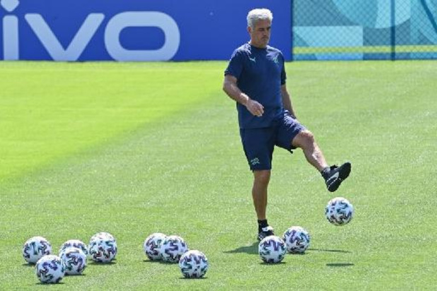 Zwitserse bondscoach Petkovic wil voor verrassing zorgen tegen Italië