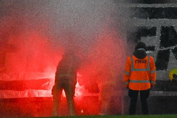 Jupiler Pro League - Cinq clubs à l'amende pour usage d'engins pyrotechniques par leurs supporters