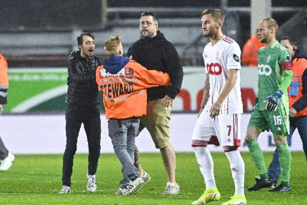 Fans zadelen Standard opnieuw op met twee boetes van in totaal 8.500 euro