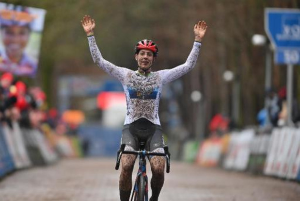 X2O Badkamers Trofee veldrijden - Lucinda Brand neemt stevige optie op eindklassement: "Makkelijker dan verwacht"