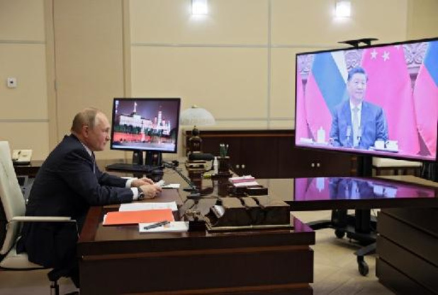 Poutine affiche sa bonne entente avec Xi Jinping et confirme sa présence aux JO