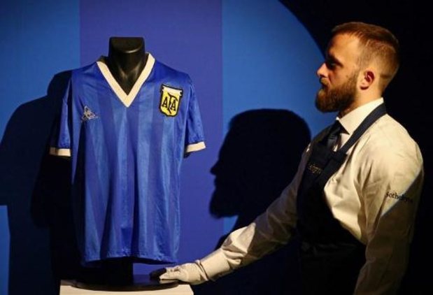 Iconisch WK-shirt van Diego Maradona gaat onder de hamer