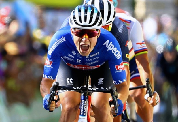 Tour de France - Philipsen vecht tegen tranen na eerste Tourritzege: "Enorme zoektocht naar deze winst"