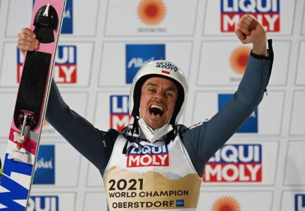 WK noordse ski - Pool Piotr Zyla pakt wereldtitel op kleine schans
