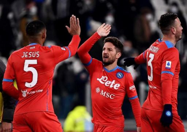 Mertens helpt Napoli aan ruime overwinning, Torino en Praet moeten laat gelijkspel dulden