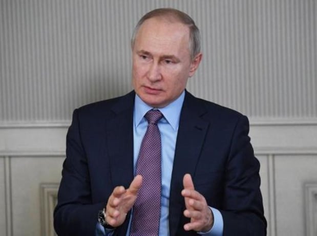 Vladimir Poutine "certain" que l'économie russe sortira "renforcée" de la crise pétrolière