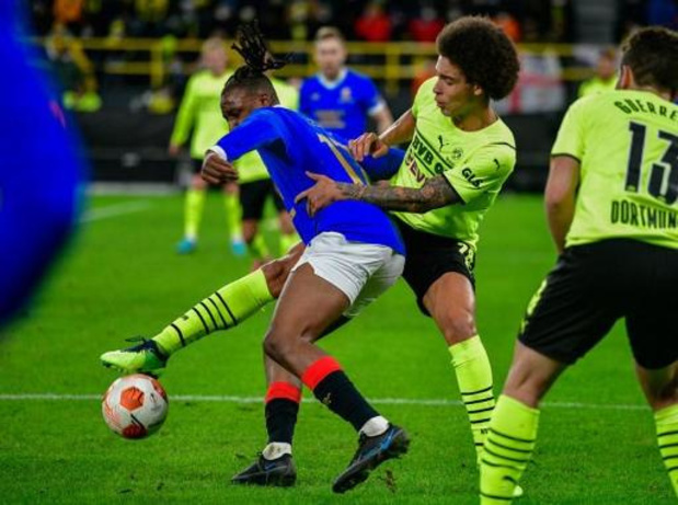 Les Belges à l'étranger - Witsel et Dortmund battus par les Rangers, pas de vainqueur entre Barcelone et Naples