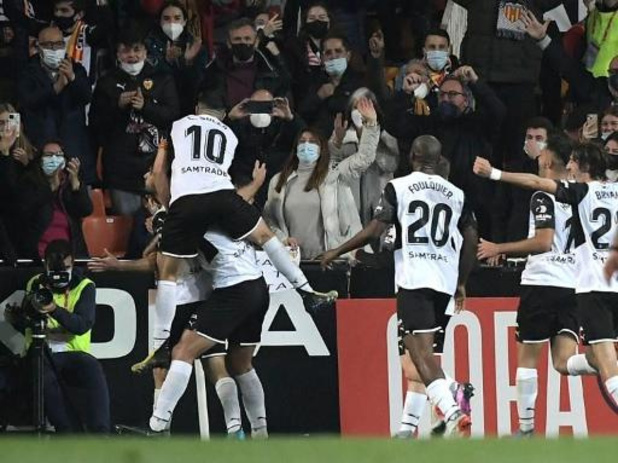 Valencia stoot door naar finale Copa del Rey