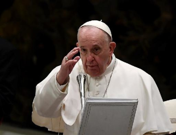 Paus bekritiseert paren die geen kinderen willen krijgen