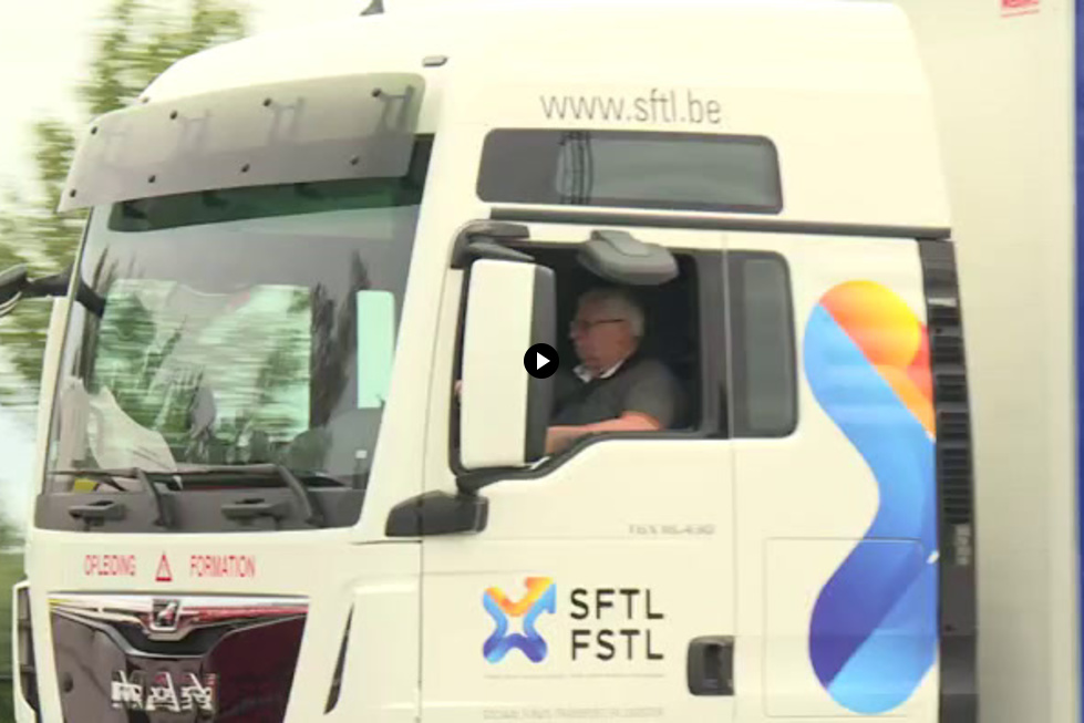 Sociaal Fonds lanceert vrachtwagen voor mensen met fysieke beperking
