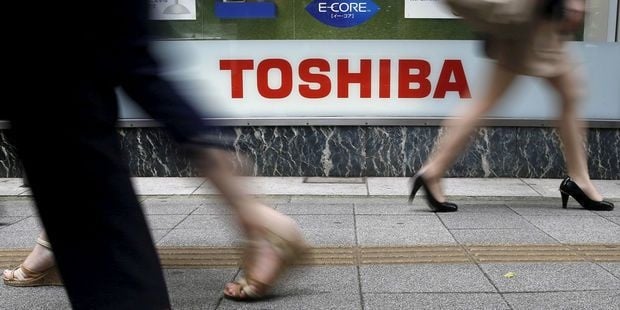 Toshiba en contact préliminaire avec 10 repreneurs potentiels