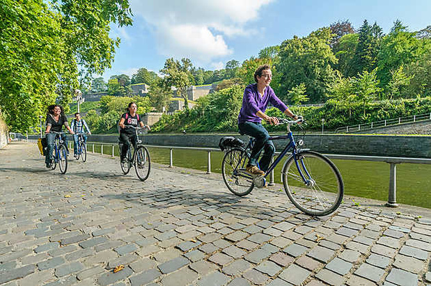 Voyager durable: les touristes sillonnent de plus en plus la Belgique à vélo