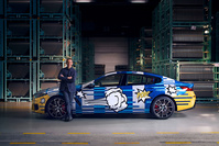 Jeff Koons reprend les pinceaux pour une BMW