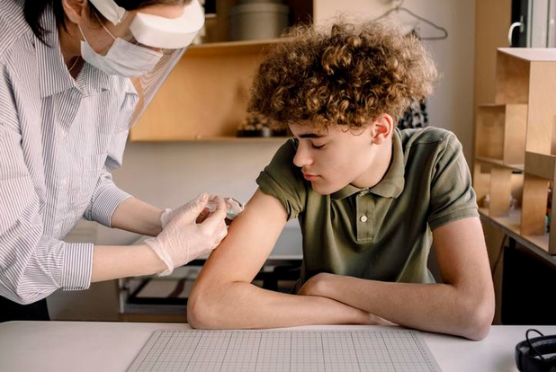 Vaccination: la jeunesse plutôt méfiante, le taux de couverture optimal loin d'être atteint