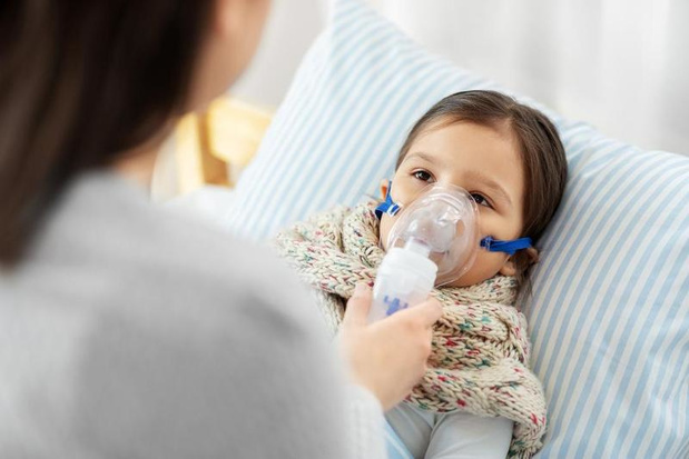 En général, les infections des voies respiratoires inférieures ne nécessitent pas d'antibiotiques chez les enfants