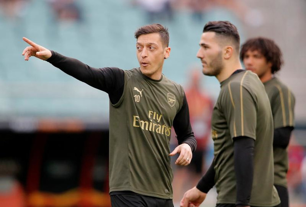 Özil et Kolasinac victimes d'une agression à Londres, les joueurs vont "bien"