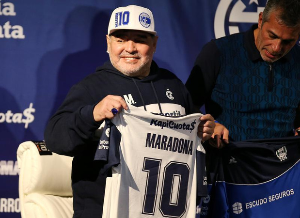 Maradona promet qu'il "fera tout" pour sauver La Plata