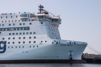 Le plus grand navire-hôpital en route pour Anvers (en images)