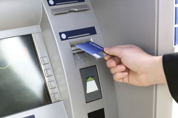 Grootbanken gaan geldautomaten samenvoegen