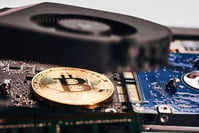 Cryptomonnaies: 100 millions de dollars volés sur Binance après un piratage