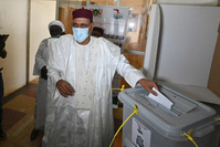 Présidentielle au Niger: le favori Bazoum en tête pour le 2e tour face à l'ex-président Ousmane