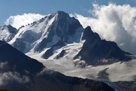 Un glacier du Mont Blanc menace de se détacher, évacuations en cours