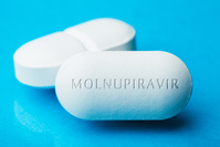Essais prometteurs pour le molnupiravir, médicament par voie orale contre le covid