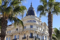 Le mobilier du Carlton de Cannes vendu aux enchères
