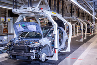 Pénurie: la production Volkswagen amputée de près de moitié l'an dernier à Wolfsburg