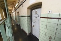La prison de Namur en quarantaine, la moitié des détenus et du personnel contaminés