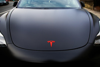 Tesla rappelle près de 54.000 véhicules susceptibles de ne pas s'arrêter aux 