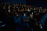 Covid: Pékin ferme une partie de ses cinémas
