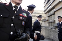 Rome: des policiers payent l'amende dressée contre des enfants bruyants