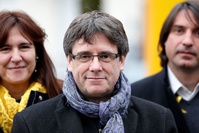 L'ex-président catalan Carles Puigdemont libéré et autorisé à quitter l'Italie