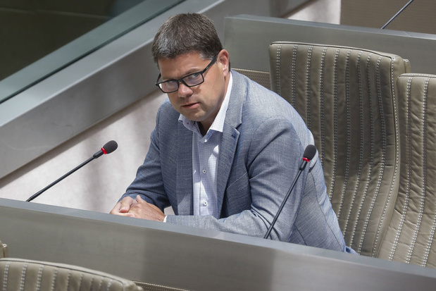 Vlaamse overheid snoeit in huisvesting ambtenaren