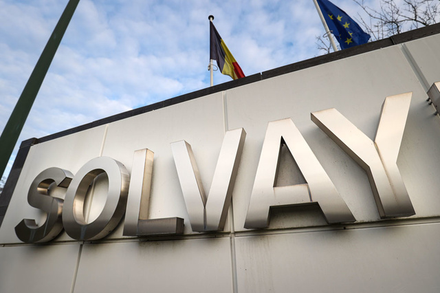 Solvay si impegna ad affrontare le emissioni degli stabilimenti in Italia