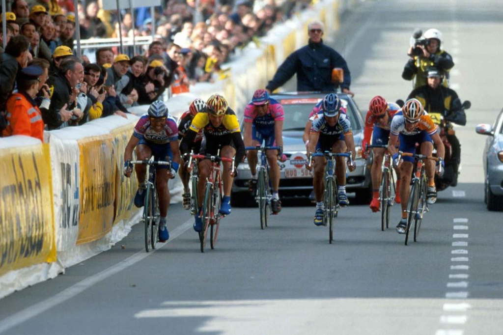Bortolami vainqueur en 2001 d'un Ronde bien décevant devant Dekker et Zanete. L'édition la plus rapide de l'histoire., iStock