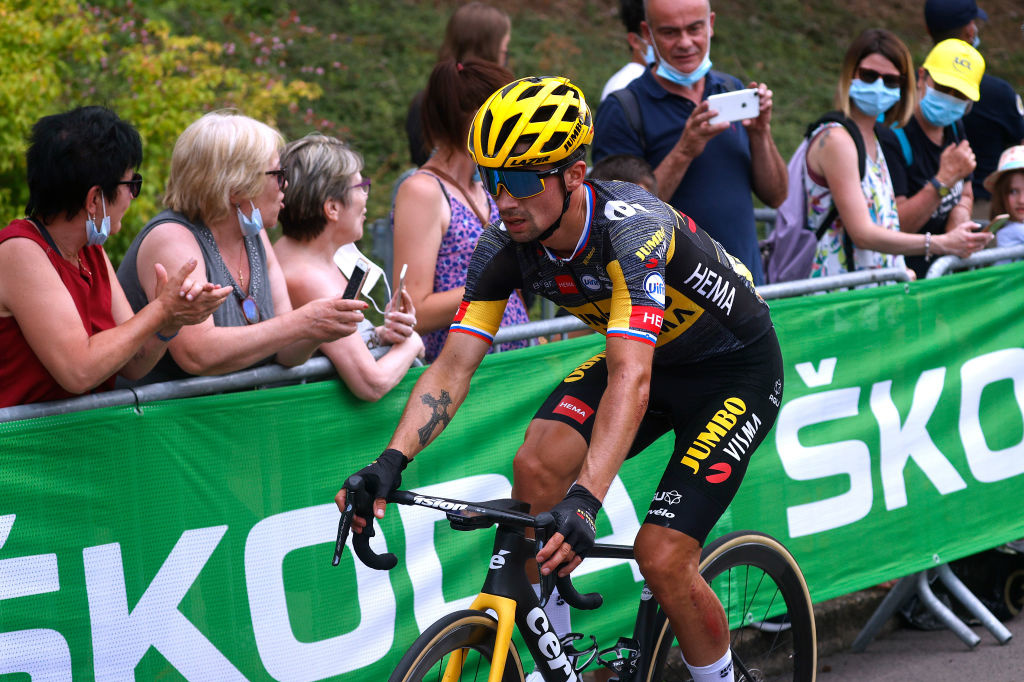 En difficulté dans la dernière montée, Primoz Roglic dit sans doute adieu au maillot jaune., iStock