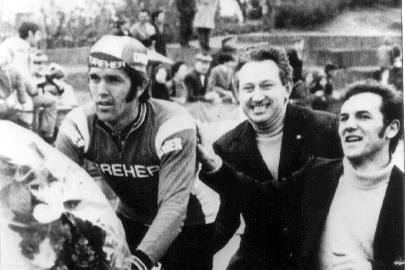 Roger De Vlaeminck met de bloemen na zijn zege in Parijs-Roubaix 1972., belga