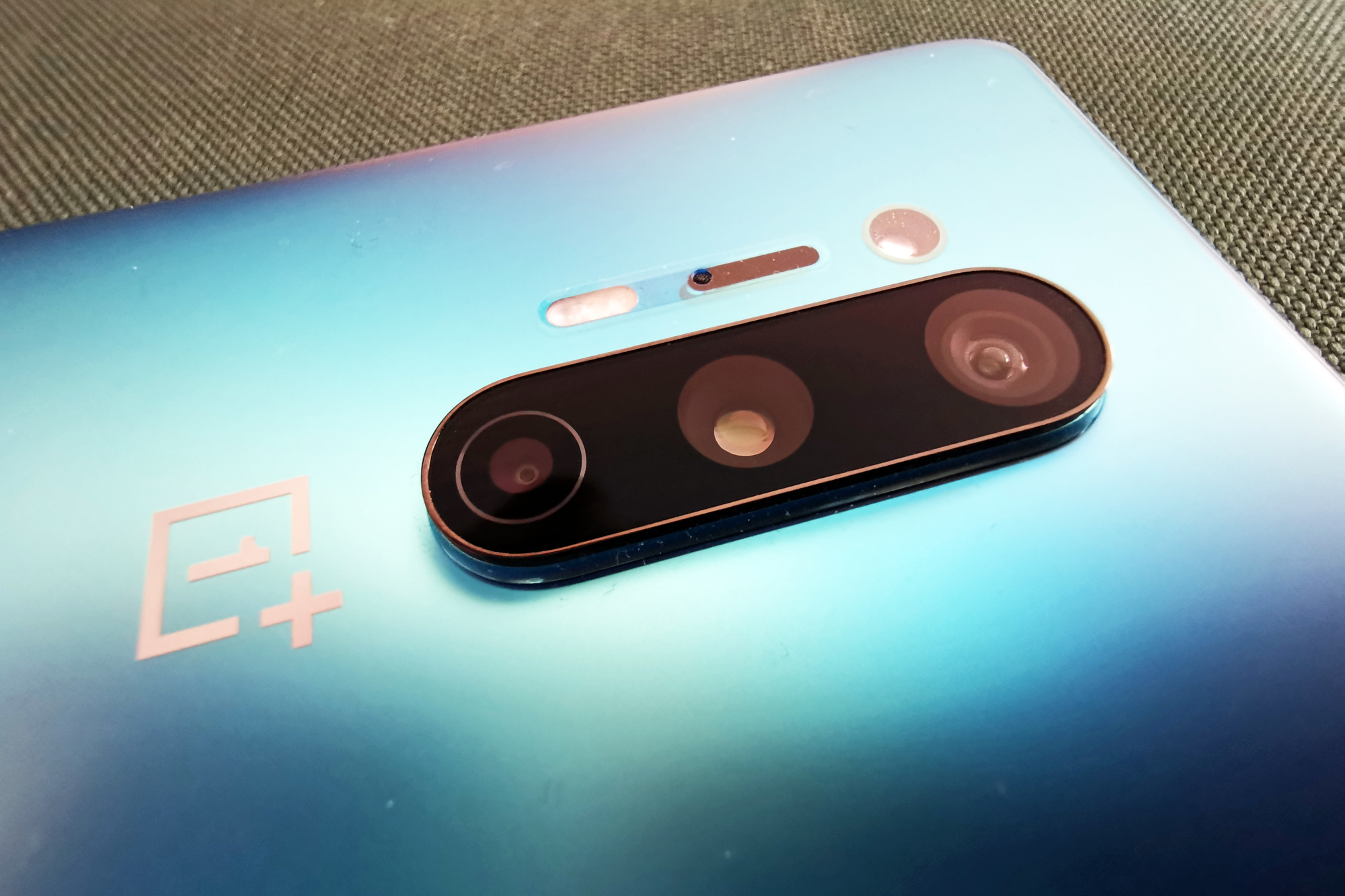 Het camera-eiland van de OnePlus 8 Pro., MvdV