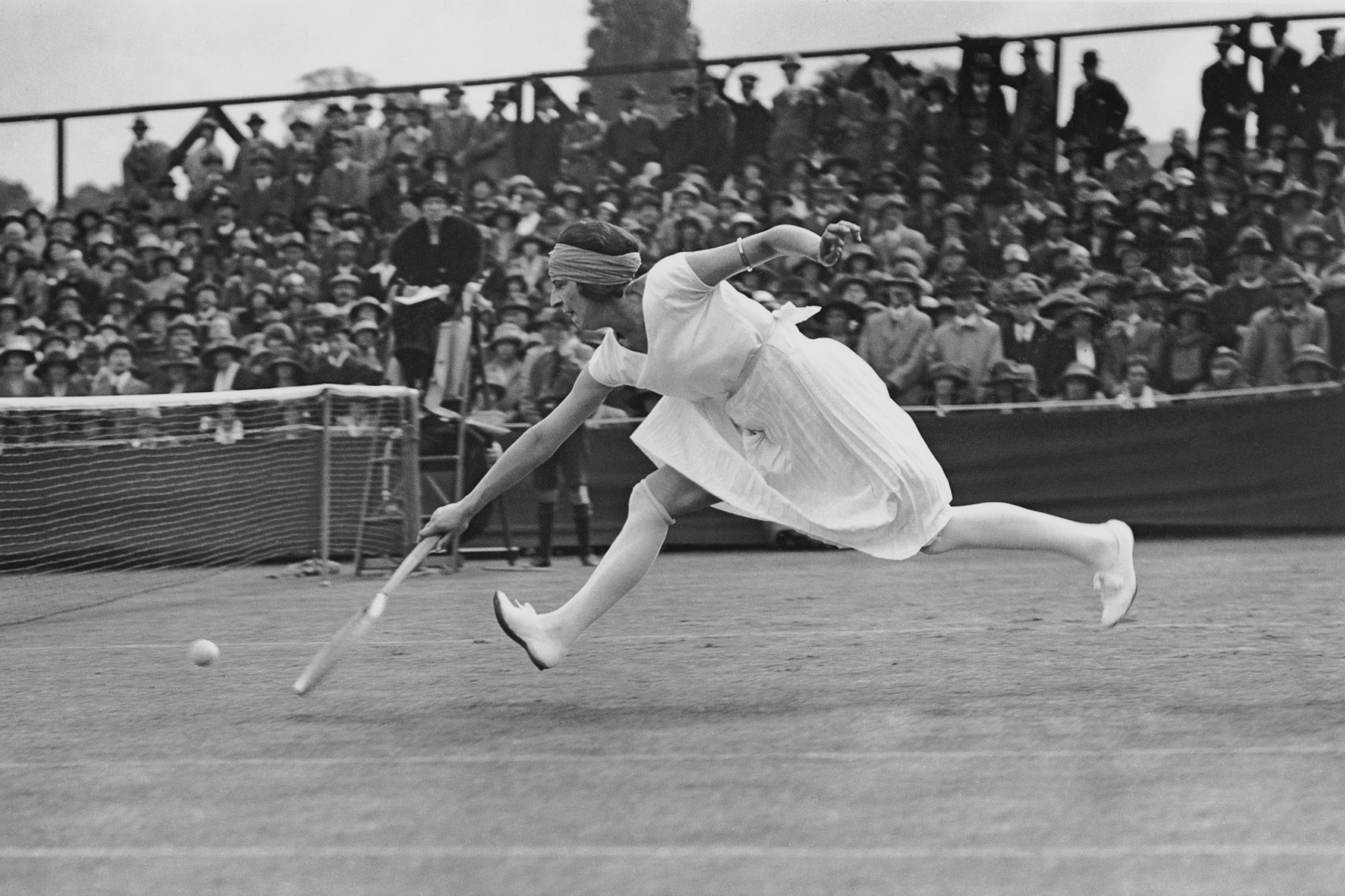Suzanne Lenglen was de enige tennisster die professioneel ging spelen, GETTY