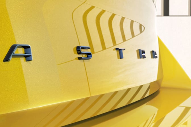 De nieuwe Opel Astra komt als vijfdeurs en break., GF