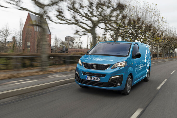 Peugeot ziet toekomst in een combinatie van waterstof en elektriciteit., GF