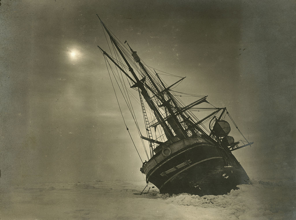 En janvier 1915, le navire se retrouve pris par les glaces de la mer de Weddell, près de la barrière de glace de Larsen., Getty Images