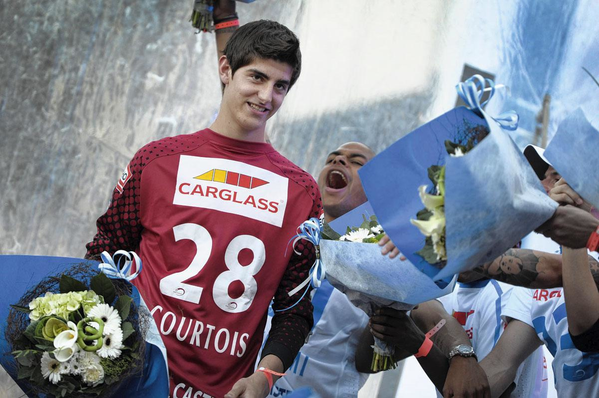 2010-2011: Genk est champion de Belgique. Le premier trophée d'une longue série pour Thibaut., PHOTO BELGAIMAGE