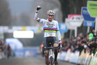 Van der Poel rondt inhaalrace in Loenhout succesvol af, Van Aert bij terugkeer vijfde