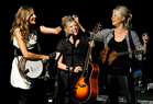 Dixie Chicks schrappen Dixie uit hun naam en lanceren single (video)